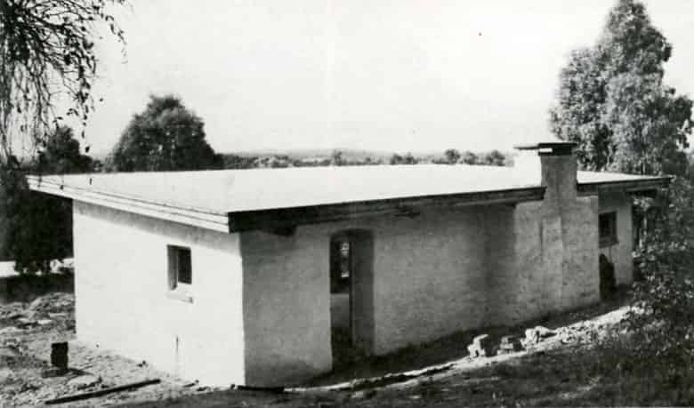 Knox's first mud brick house, 1947